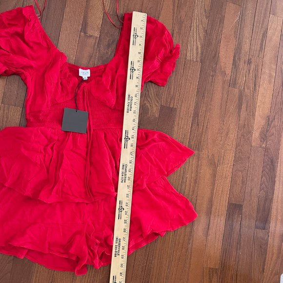 NWT Le Lis Red Puff Sleeve Tiered Romper Size Medium - Picture 14 of 16